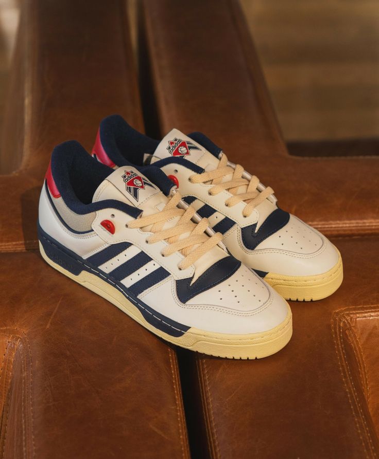 Adidas Model 18